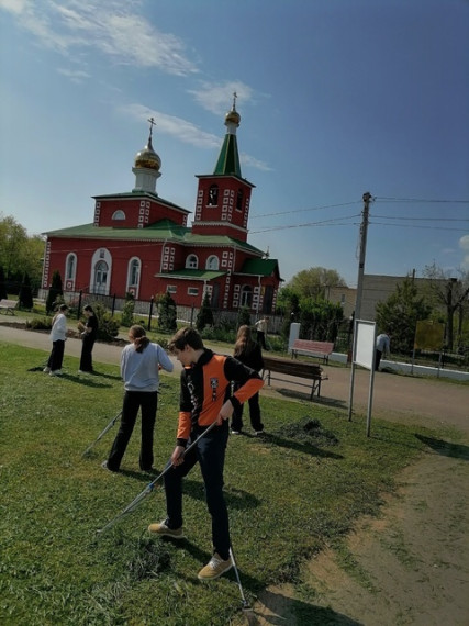 Акция "Чистый памятник".